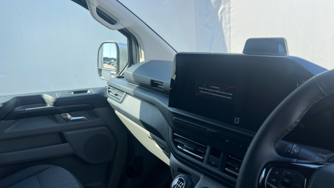 Ford Transit Custom 280 L1 Diesel Fwd 2.0 EcoBlue 136ps H1 Van Limited - Image 14